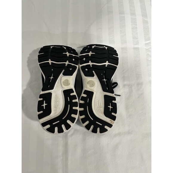 Brooks Ghost 14 Black and White Athletic Shoes 7.5 Wide - Picture 13 of 14